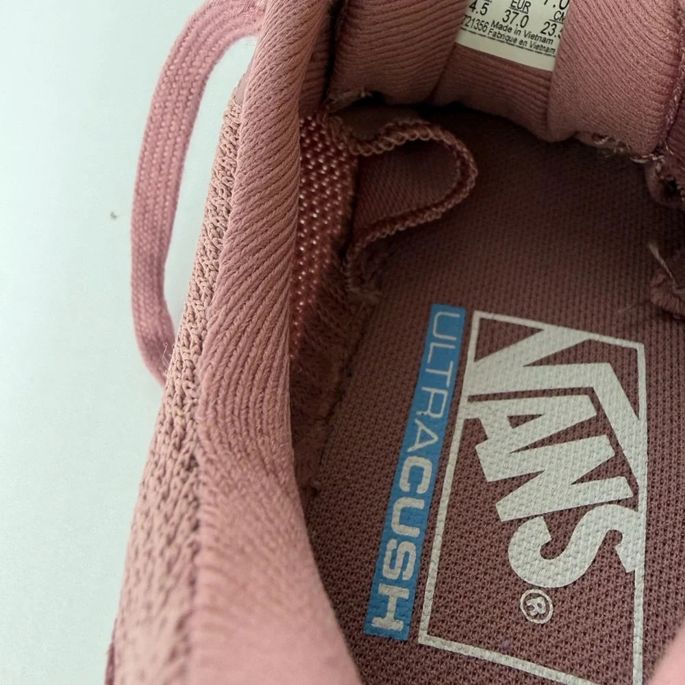 Vans Womens Size US 5.5 Ultrarange Pink Lace Up Comfort Athletic Shoes